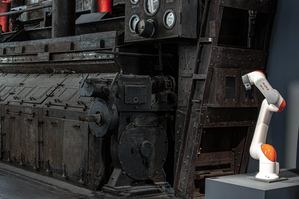 technology, digital, analog, future, past, time, factory, industry, machine, robot, science fiction, old new, old