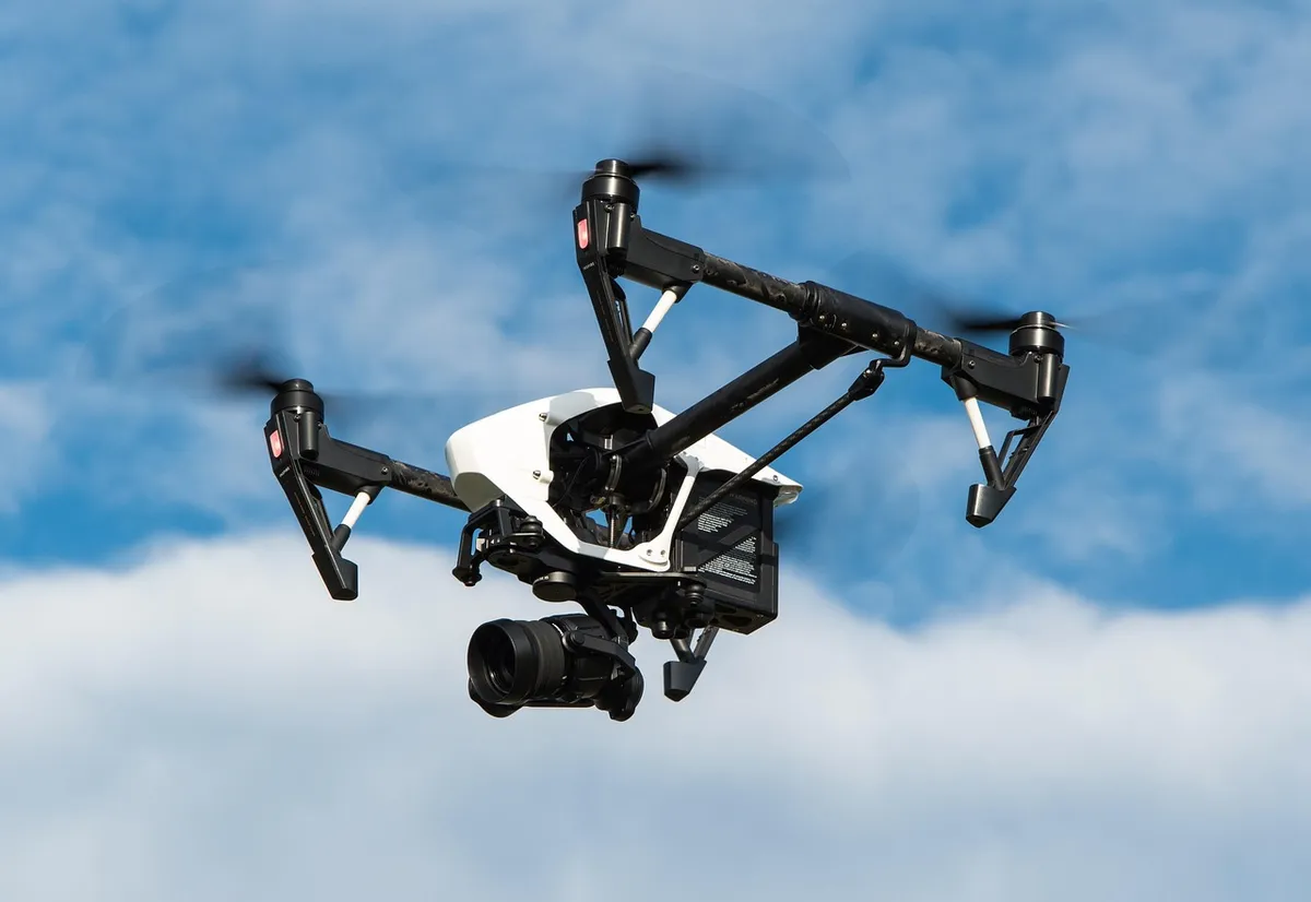 ドローン、カメラ、飛行、空、カメラドローン、ジンカマ、ドジ、ドジインスピア1、飛行、自然、技術