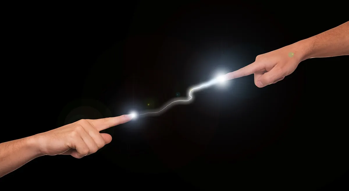 team, teamwork, brainstorming, hand, finger, flash of thought, lightning, pear, lamp, lightbulb, idea, thought, development, together, collaboration, community,