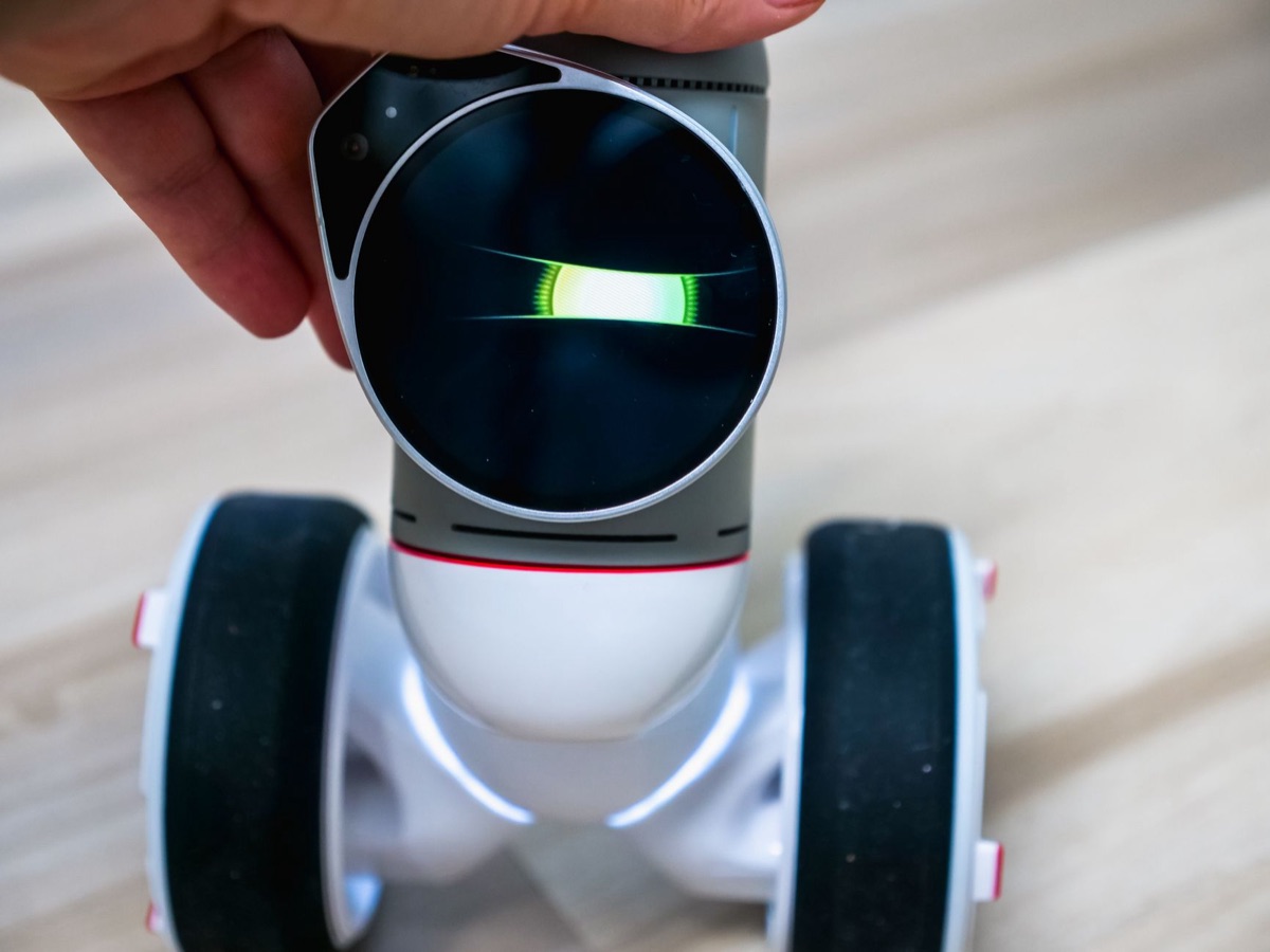 Roboot met sensor in werkzaamheid