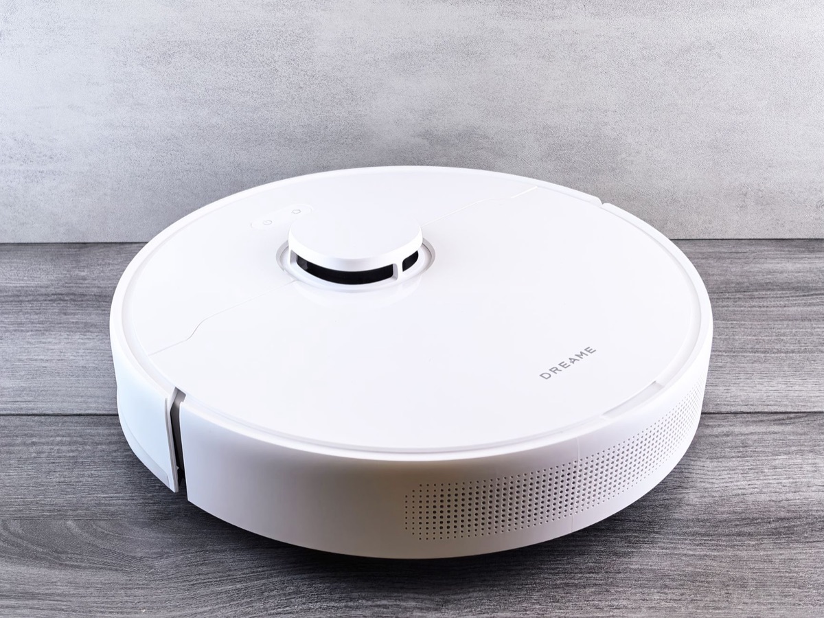 home robot vacuum cleaning, smart home, domestic automation