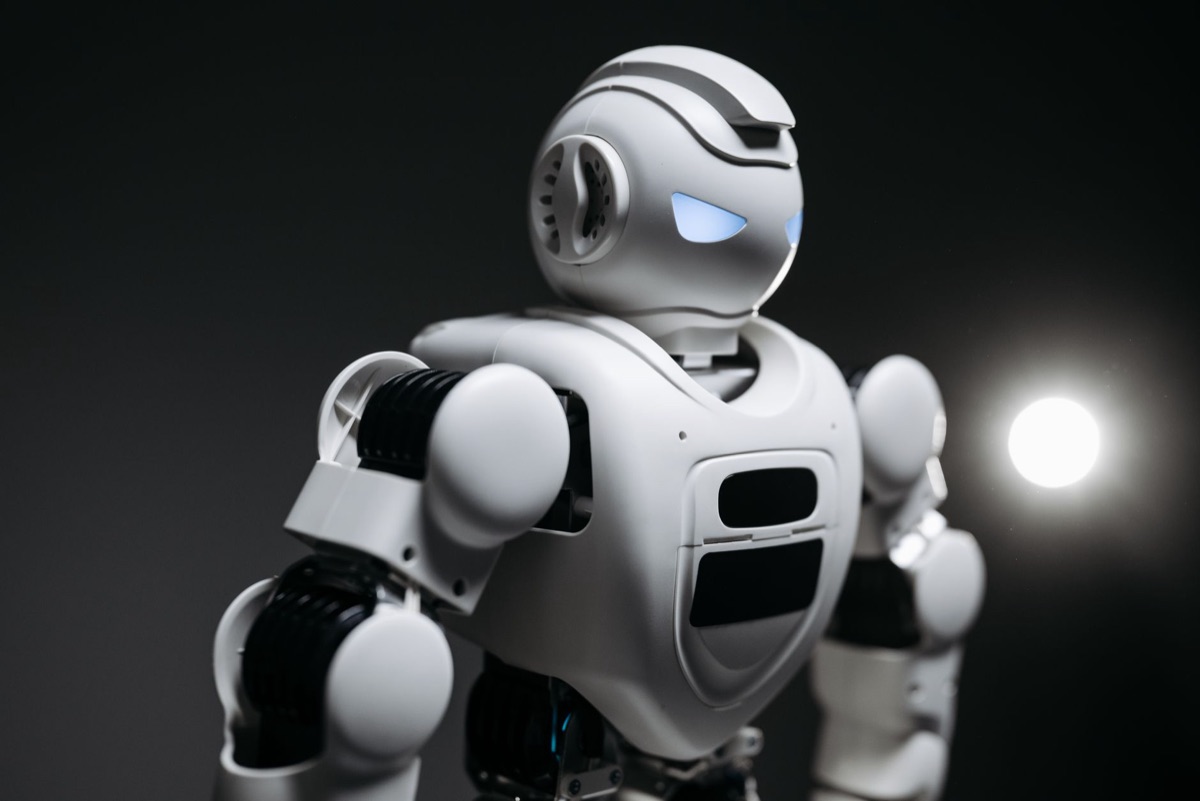 Autonomía y riesgo: robot ajusta comportamiento sin intervención humana